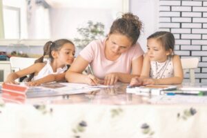 Moederskap. Jy is goed genoeg. Vergelykings in moederskap steel net jou vreugde. Hierdie artikel bemoedig ma's wat voel asof hulle nie die paal haal nie.