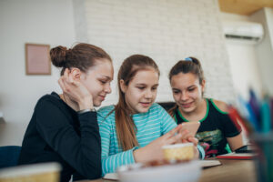 Die impak van sosiale media op tieners