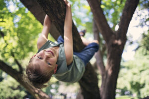 Wat is die impak van skerms op kinders se ontwikkeling? Hierdie artikel kyk na die tegnologie en kinders se ontwikkeling, en hoe skerms dikwels meer nadelig is as wat ons dink.